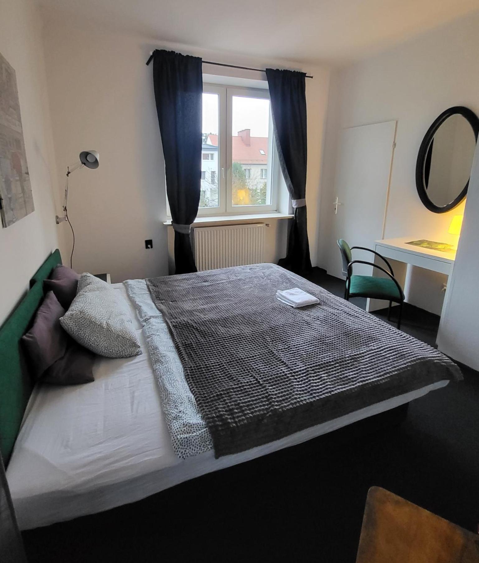 Charmed Homestay - Zaczarowany Варшава Экстерьер фото